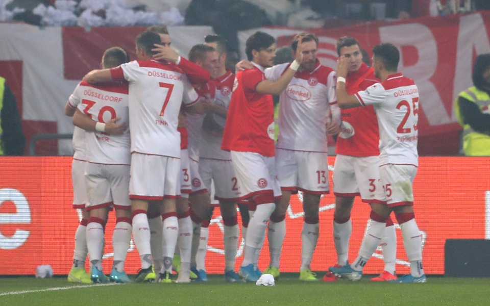 Отборът на Фортуна Дюселдорф спечели с 2:0 срещу Кьолн в