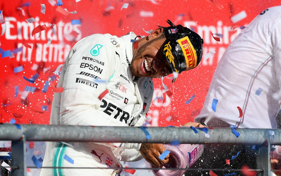 Люис Хамилтън е новият-стар световен шампион във Формула 1! Британецът