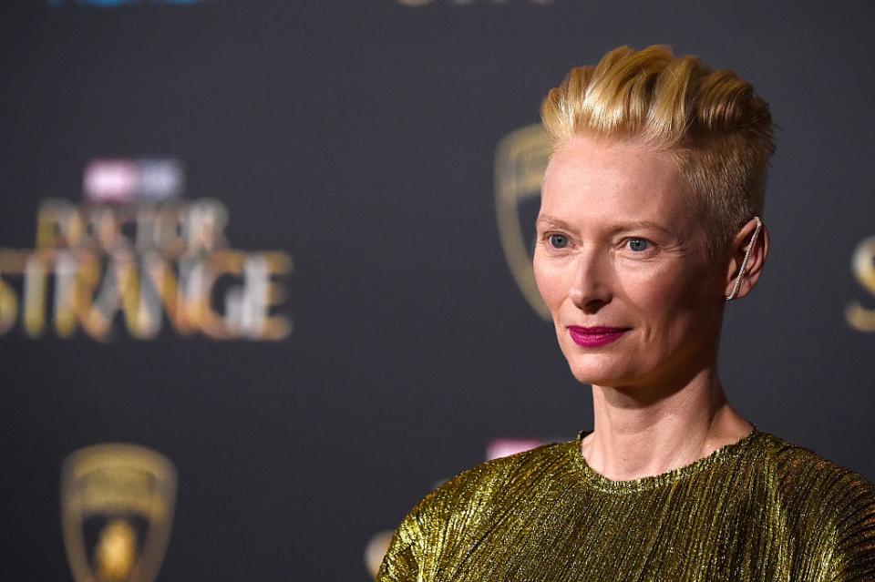  Тилда Суинтън 