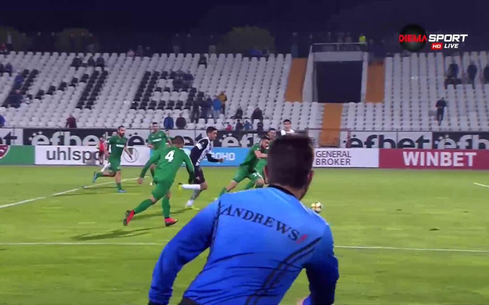 Локомотив Пд поведе в 33-ата минута с гол на фамозен