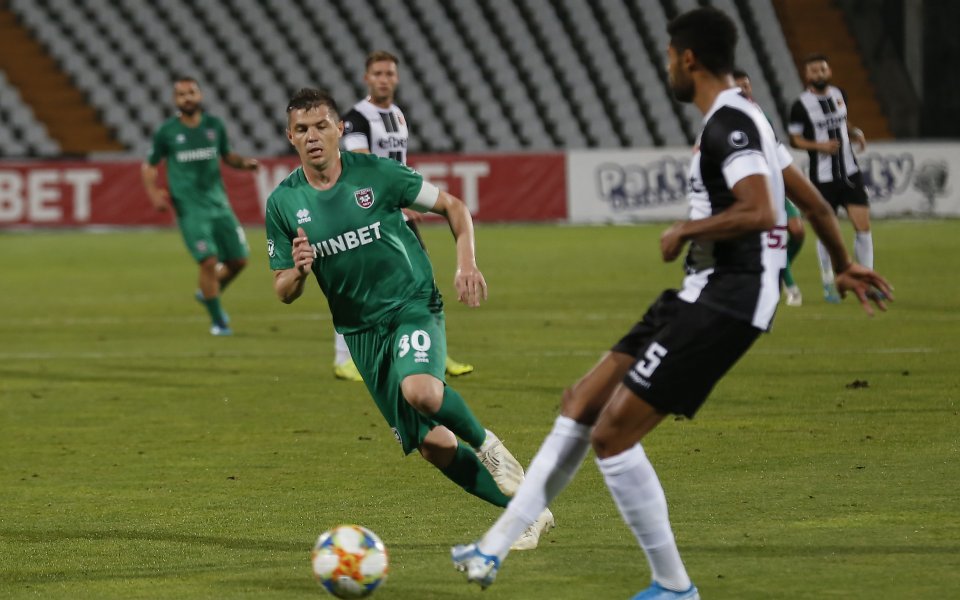 Отборите на Локомотив Пловдив и Ботев Враца играят при в