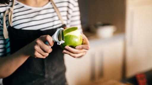  <p>Ето какво ще се случи с тялото ни, в случай че ядем по <strong>една ябълка дневно</strong></p> 