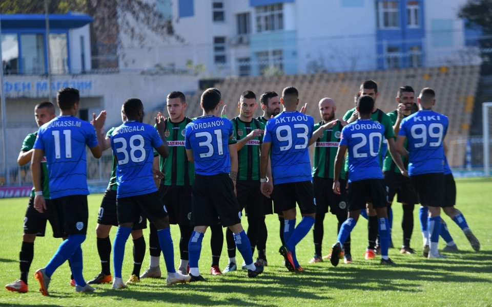 Черно море победи с 5:2 Нефтохимик в контролна среща, играна