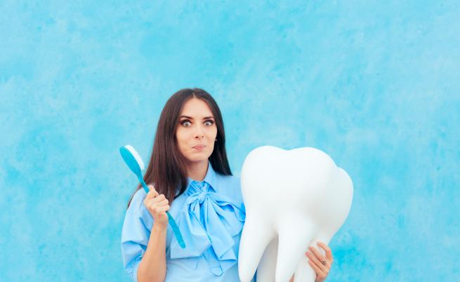  Избелване на зъбите с куркума. Работи ли? 