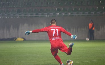 Вратарят на Локомотив Пловдив Мартин Луков бе гневен след поражението
