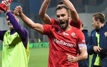 Защитникът на Фиорентина Херман Пецела ще отсъства от терените поне