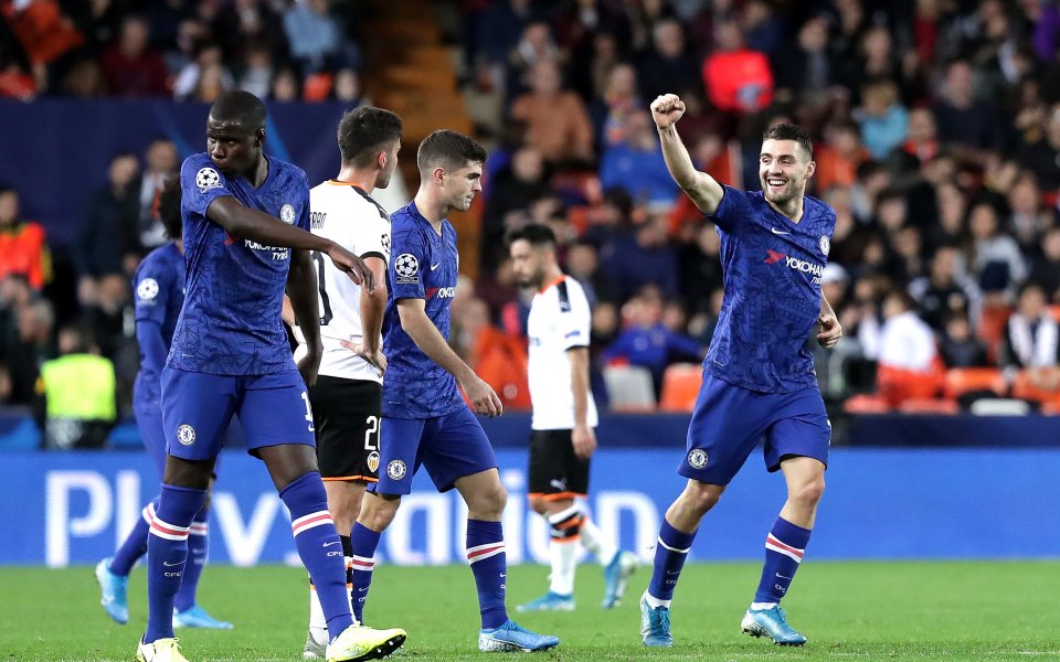 Отборите на Валенсия и Челси играят при резултат 1:2 в