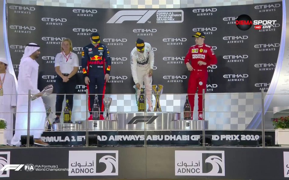 Пилотът на "Мерцедес" Люис Хамилтън спечели за пети път състезанието