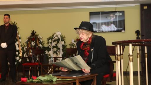  <p><strong>Театърът на хумора </strong>потъна в горест. Последно довиждане със <strong>Стоянка</strong></p> 