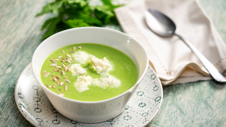  Рецепти за вкусни топли супи по случай месеца на супата 