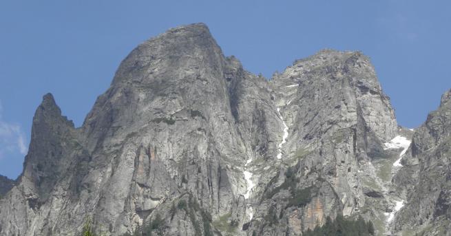 България Мальовишката трагедия: 11 български алпинисти загиват Лавина погубва алпинистите