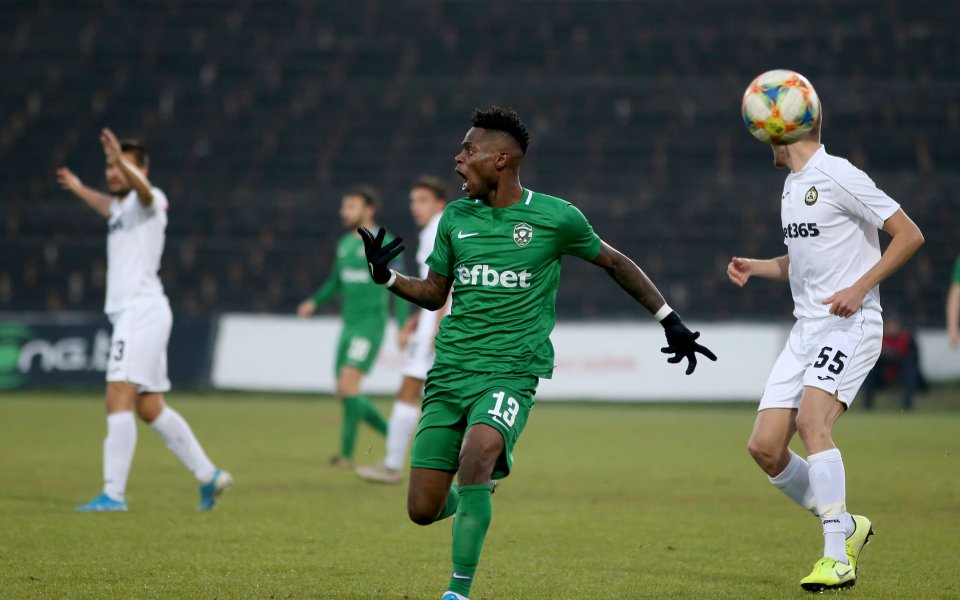 Гласувай за Играч на мача Славия - Лудогорец! .native-ad-suggested-news {