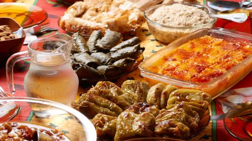  <p>Посрещаме <strong>Бъдни вечер</strong>, а имен ден честват...</p> 