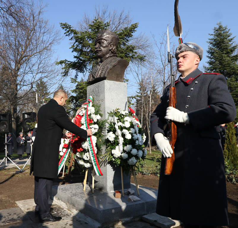 <p>Паметник на Капитан Петко войвода беше открит в Алеята на бележитите българи в Борисовата градина в София. Тази година се отбелязват 175 години от рождението на изтъкнатия революционер и защитник на тракийската кауза.</p>