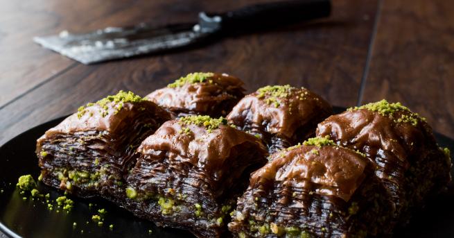 Любопитно Мини шоколадови баклавички Лесна и вкусна празнична рецепта 20