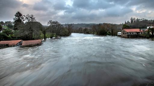  Мъж почина от приливна вълна в Италия 