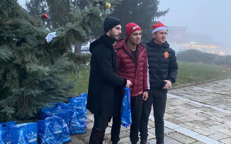 Български национал внесе коледен дух в родното си градче