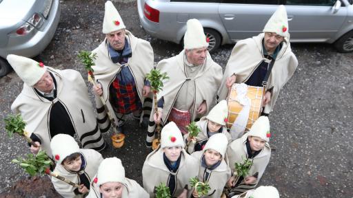  Коледари обикалят домовете за здраве и благополучие 