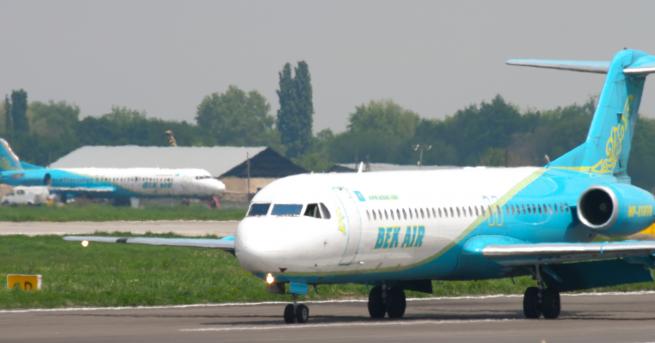 Свят Самолет със 100 души падна върху къща загинали Самолетът