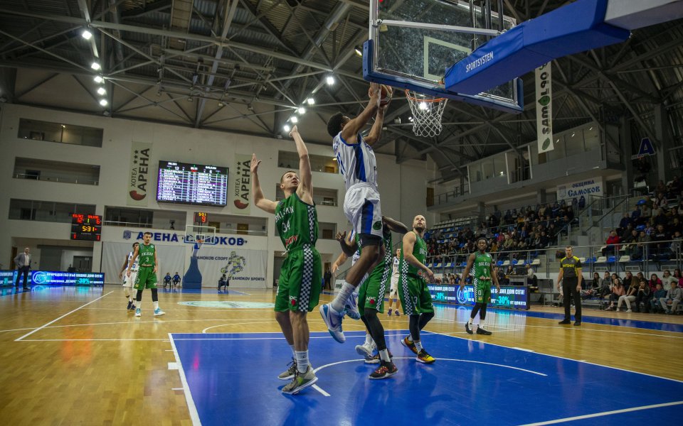 Балкан Ботевград измъкна трудна и сладка победа като гост на