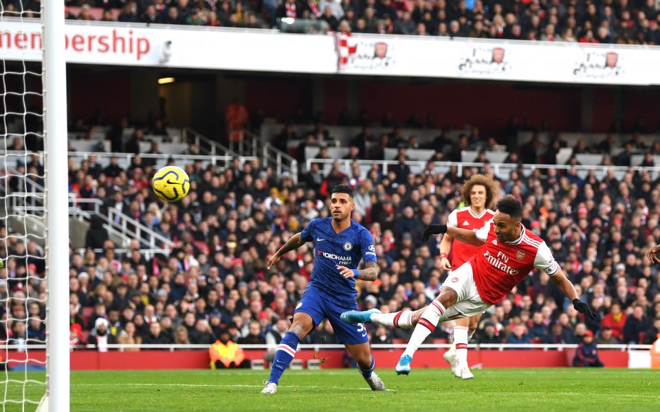 Отборите на Арсенал и Челси играят при резултат 1:0 в