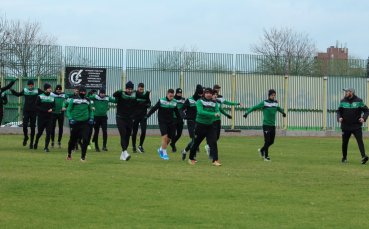 Днес старши треньорът на Нефтохимик Диян Петков изведе своите възпитаници за