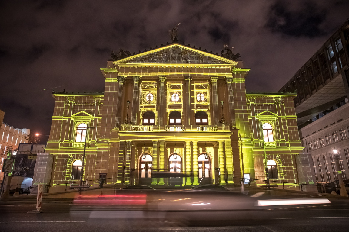 <p>Историческата държавна опера в Прага за първи път отвори врати за публиката през 1888 г.</p>