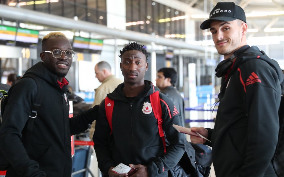 Нападателят на ЦСКА Али Соу говори пред медиите преди заминаването