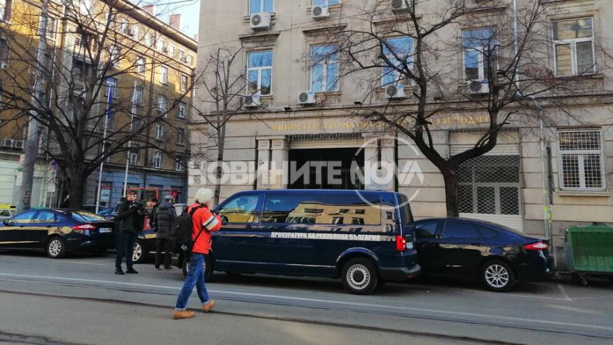  Гешев: Разследваме водната рецесия в Перник и вноса на отпадък от Италия 