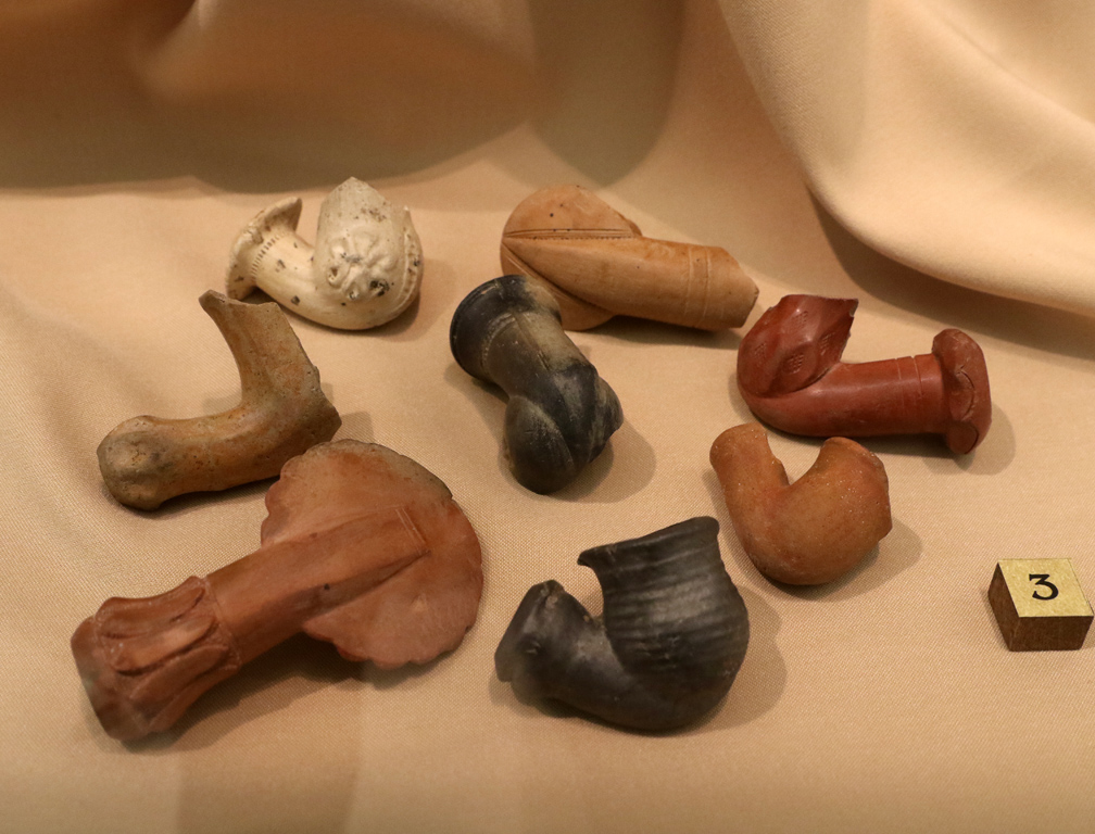 <p>Керамични лули за пушене на тютюн XVIII-XIX век</p>