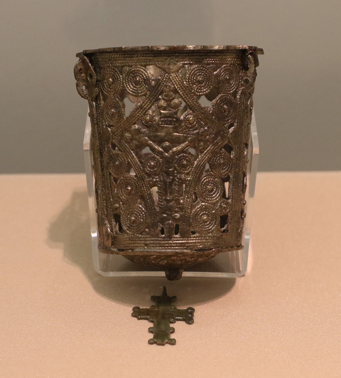 <p>Чашки за висящи кандила</p>