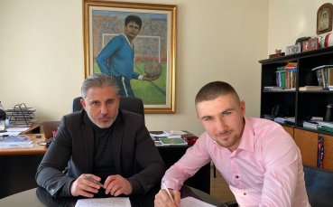 Един от най големите таланти на синята школа продължи своя договор