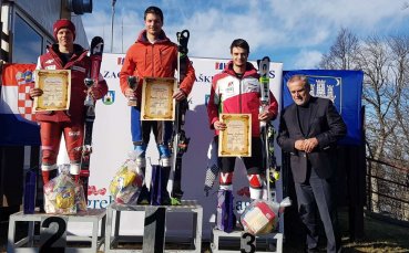 Състезателят от националния тим в алпийските ски Калин Златков зае