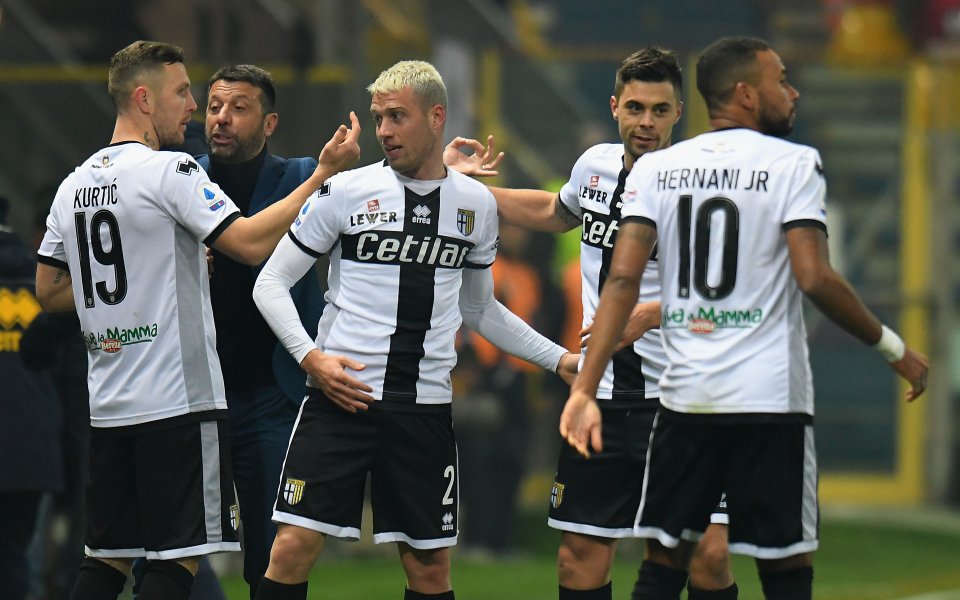 Двама играчи от отбора от Серия А &bdquo;Парма&ldquo; са дали