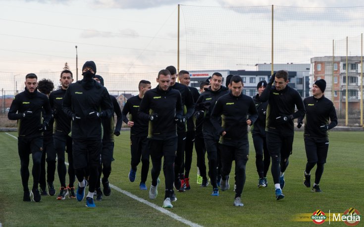 Скаут на Аякс дойде в България за талант от Ботев Пловдив