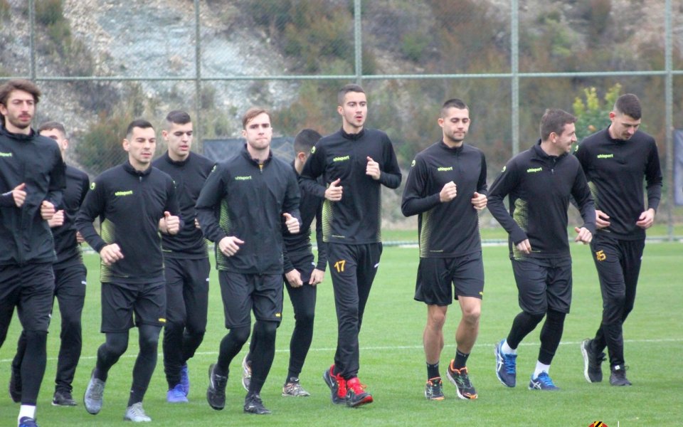 Тимът на Ботев Пловдив започнаконтролните си мачове в Турция с