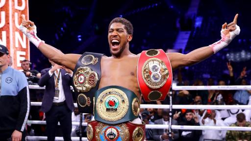  <p><strong>Антъни Джошуа</strong> се срещна с Усик</p> 