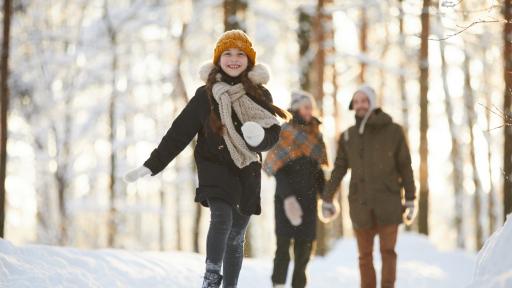  <p><strong>7-те ползи</strong> за здравето от <strong>ходенето </strong>пеша през зимата</p> 