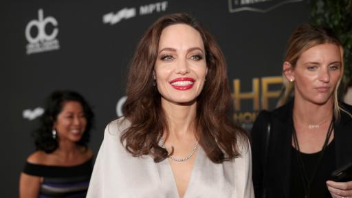  <p><strong>Рускиня</strong> е двойничка на <strong>Анджелина Джоли</strong>. Вижте я</p> 