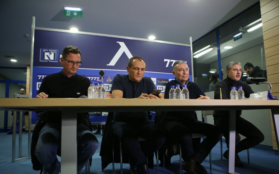 Председателят на НФСБ Валери Симеонов заяви, че футболният Левски няма