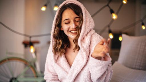  <p>Ето за какво <strong>не </strong>трябва да излизате на открито с <strong>мокра коса</strong></p> 