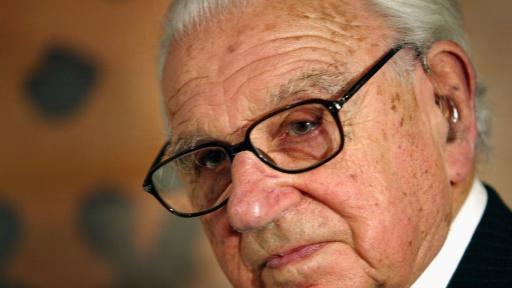  Сър Никълъс Уинтън 