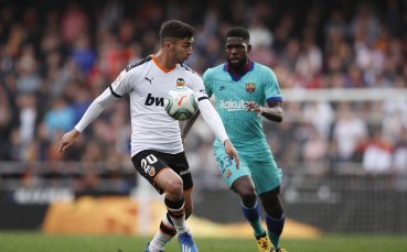 Отборите на Валенсия и Барселона играят при резултат 1 0 в