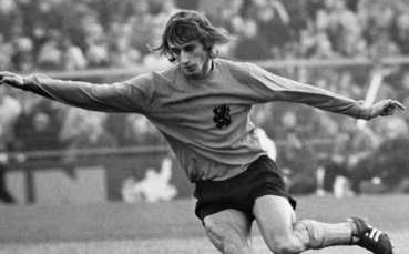 Легендата на нидерландския футбол Роб Рензенбринк почина на 72 годишна възраст съобщи