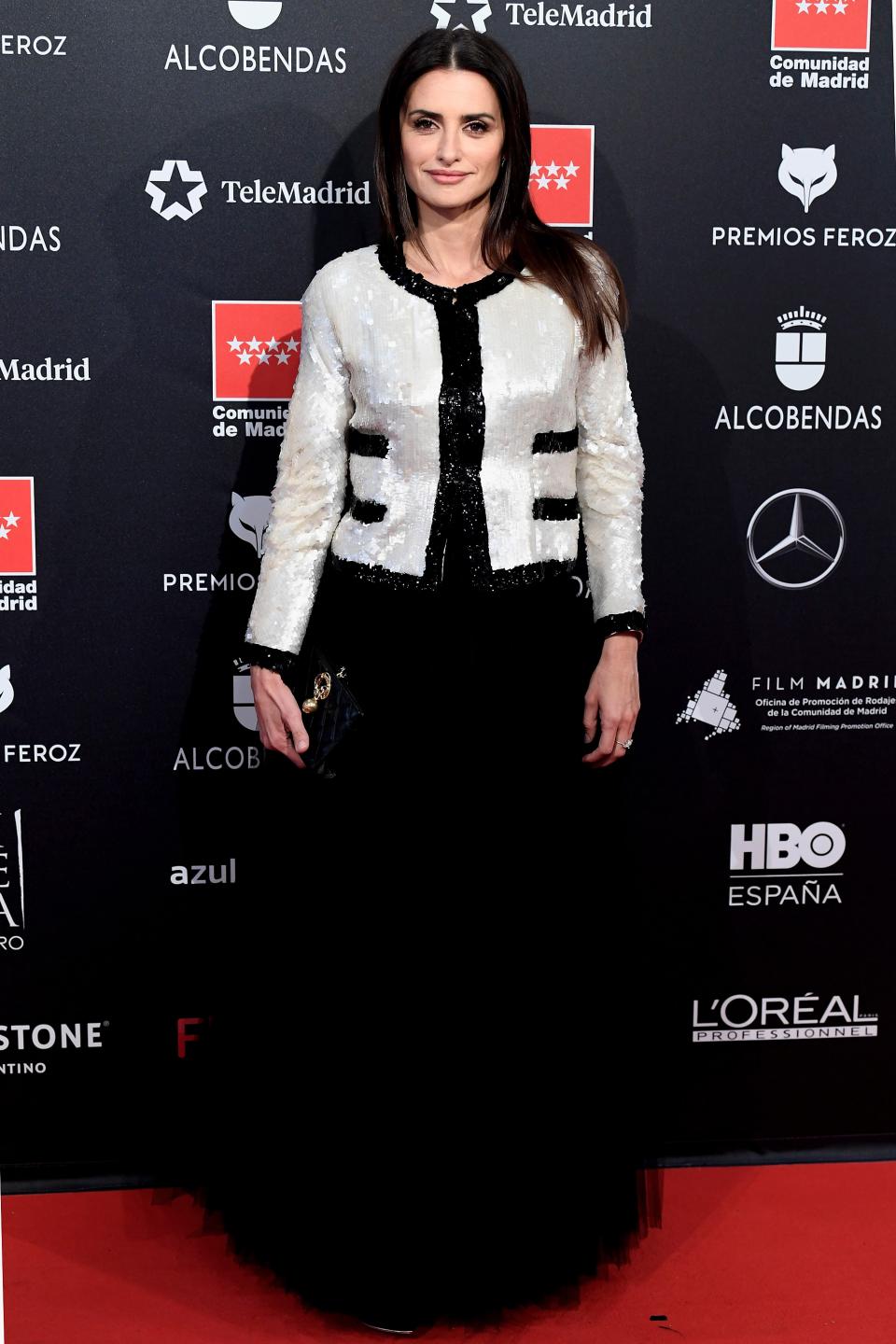  червен килим 