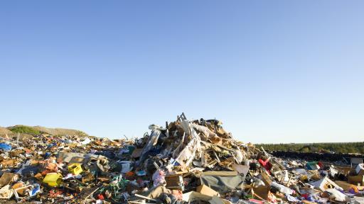  Жители на Батак: Опасни и канцерогенни боклуци замърсяват въздуха 