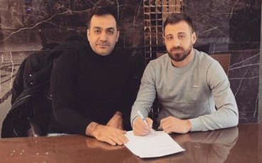 Българският национал и доскорошен капитан на ЦСКА София Николай Бодуров официално