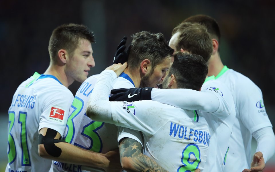 Отборът на Волфсбург постигна ценна победа с 4:2 при гостуването