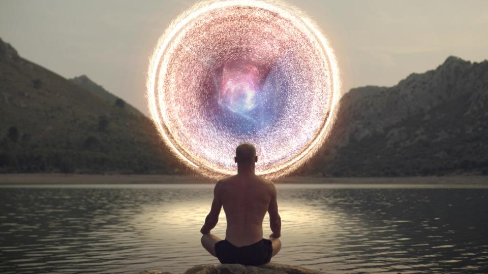 мъж медитация вселена енергия