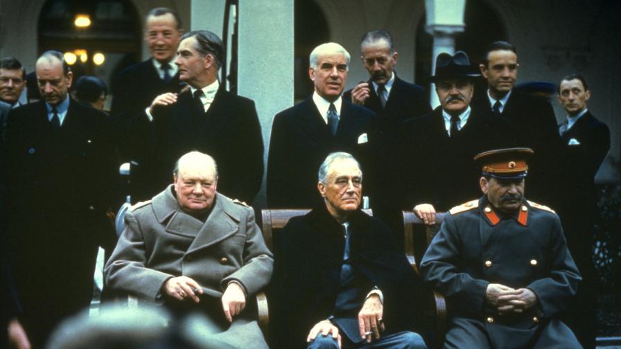 На снимките: Чърчил, Рузвелт и Сталин. Ялта, 1945